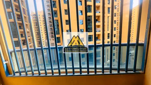 الراشدية 1 عجمان، بتصميم واسع ومساحات كبيرة جدًا، مناسبة للعائلات الباحثة عن سكن مريح في موقع حيوي وقريب من جميع الخدمات.