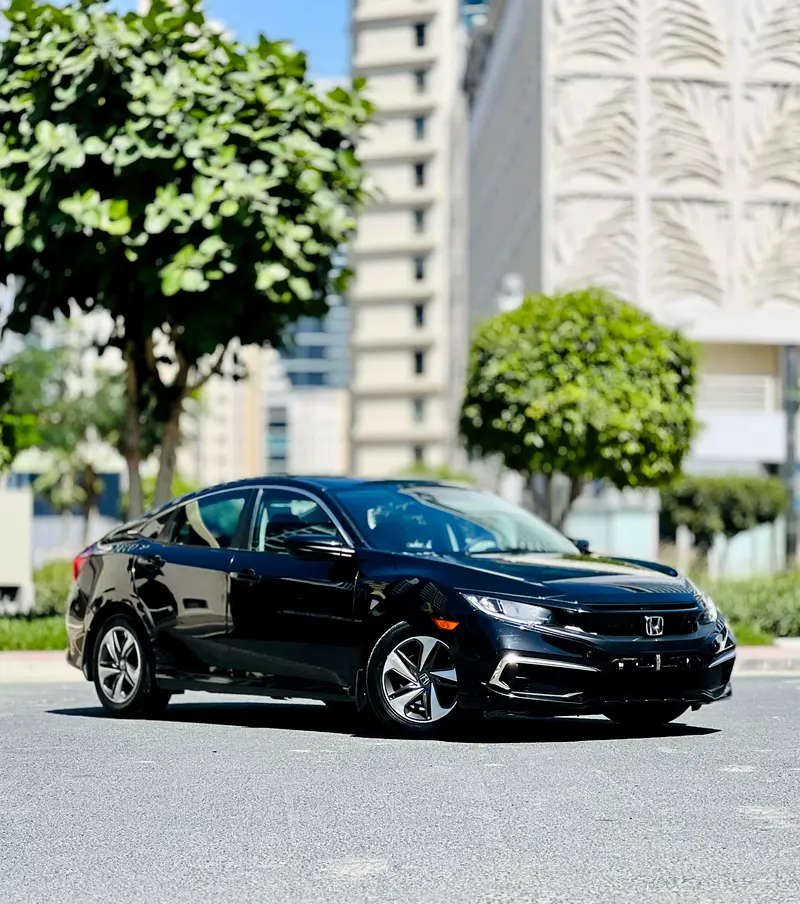 Honda Civic 2020 — photo 1 of 14