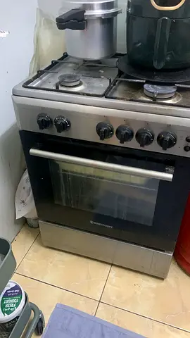 Used freestanding gas cooker with oven - good working condition