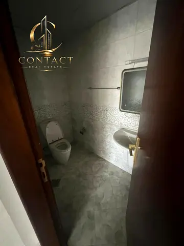 فرصة مميزة للإيجار في عجمان – الرميلة 🔥🏡  شقة فاخرة أول ساكن بمواصفات عالية وموقع مميز تناسب العائلات الباحثة عن الراحة والخصوصية
