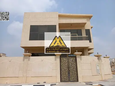 فيلا زاوية 3 غرف نوم مجلس صالتان مطبخ رئيسي + مطبخ تحضيري عمر الفيلا: 6 سنوات