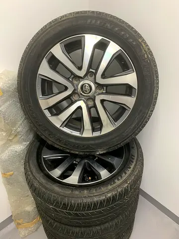 Toyota Land Cruiser LC200 VXR 20” Original Wheels + Tyres