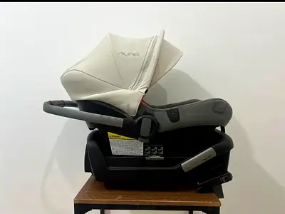 Nuna Pipa Infant Car Seat + Base – Excellent Condition