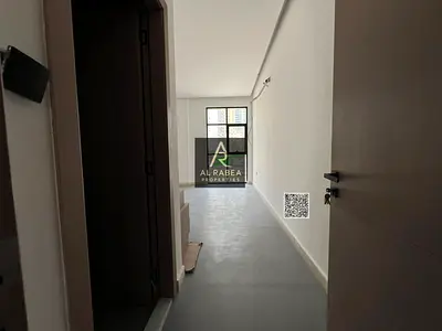 للإيجار – شقق في بناية جديدة بإطلالة بحرية  تم افتتاح بناية جديدة في منطقة النخيل، صف ثاني من الكورنيش بإطلالة بحرية مباشرة، في موقع مميز يجمع بين اله