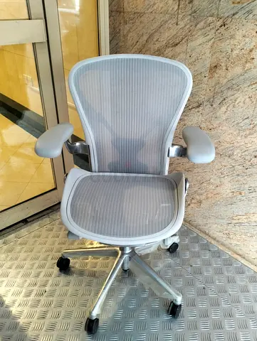 Selling for Herman Miller Areon Remastered size B good condition