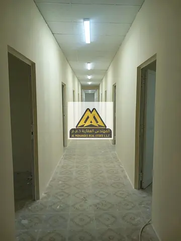سكن عمال بمساحه كبيره * شامل * سعة الغرفة من 8 إلى 10 أشخاص * جاهز للسكن الفوري