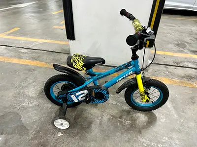 Kids 12 Blue Training Bike with Stabilizers