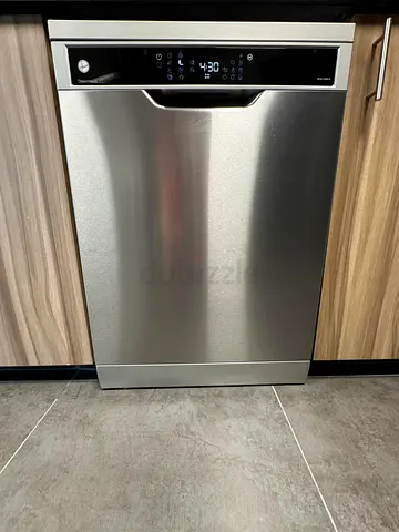 Stainless Steel freestanding Dishwasher - Good Condition