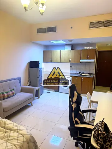 🌊 استوديو للبيع | أورينت تاور | إطلالة بحر جزئية | جاهز للسكن