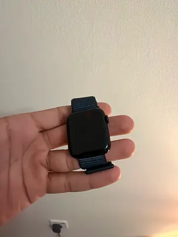 Apple Watch SE 2nd Generation, box, light usage, perfect condition