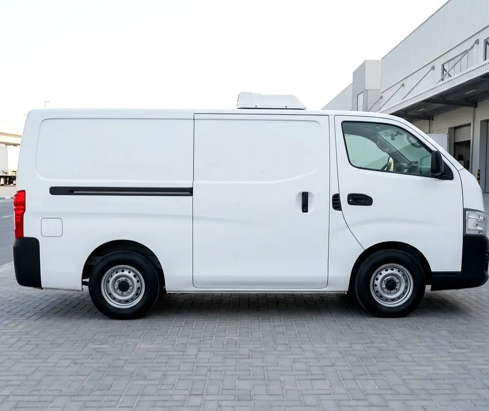 Nissan Urvan 2017 — photo 1 of 5