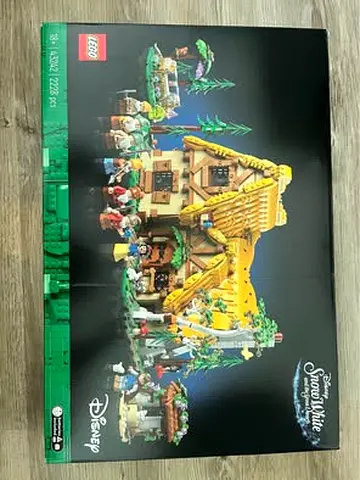 FLASH SALE BRAND NEW LEGO 43242 DISNEY SNOW WHITE DENTED BOX