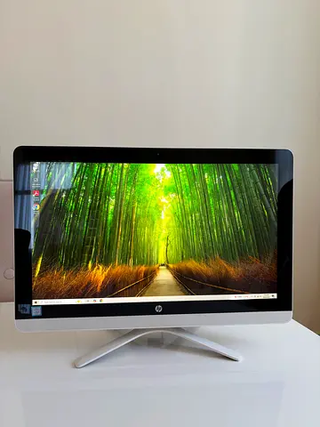 🖥️ HP All-in-One Desktop PC – Clean Minimal Setup (Home / Student / First PC)