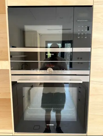 Siemens iQ700 built in oven and microwave latest modle neat and clean good condition