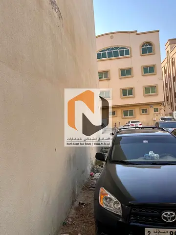 للبيع بناية سكنية تجارية في مويلح التجارية – الشارقة