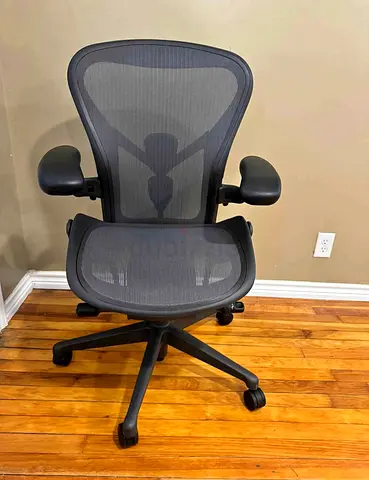 Remastered Herman miller Aeron chair size B