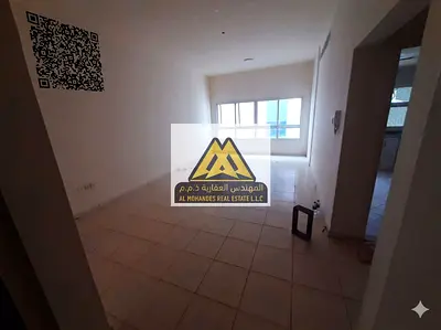 يتميز الاستوديو بمساحة واسعة وتصميم عملي يوفر راحة في الاستخدام اليومي، كما يحتوي على مطبخ منفصل يمنح خصوصية أكبر داخل الوحدة.