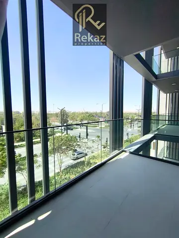 صفقة ضائقة_إطلالة مدار_معيشة فاخرة_عائد استثمار مرتفع!