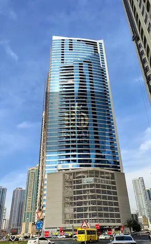 عرض لا يُفوّت | شقة دوبلكس أنيقة | إطلالة مباشرة على بحيرة الخان | مساحات واسعة للعائلة | موقع استراتيجي | سهولة الذهاب الي دبي