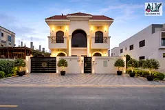 A once-in-a-lifetime opportunity: a villa with fantastic specifications, featuring 5 master bedrooms