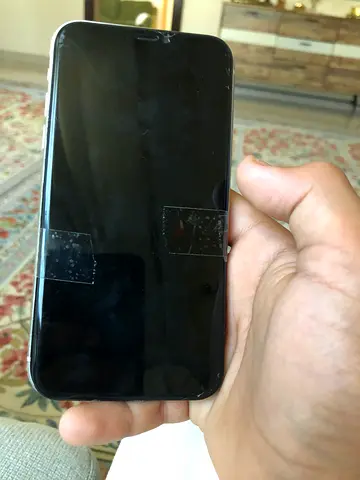 iPhone 11 broken for parts only