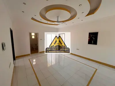 🏠 للإيجار – غرفتين وصالة | الجرف 2  📍 موقع مميز بجانب شارع عمار وخلف السفير