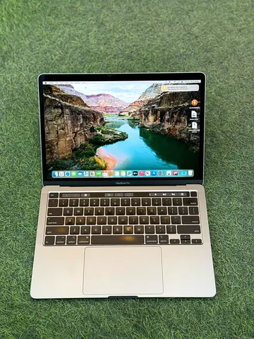 Apple MacBook Pro 2020 i5 8GB 256GB SSD Clean Condition
