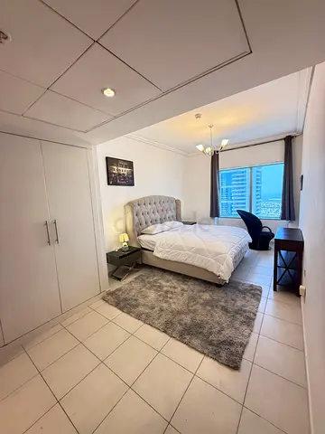 Fully Furnished Large Master with En-suite in DIFC