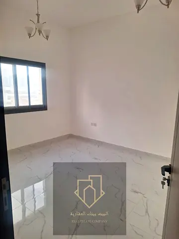 غرفة وصالة بالعالية 2 حمام مساحة ممتازة وسعر رائع