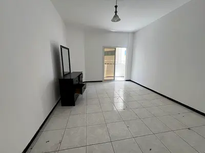 خزائن بالحائط ,بلكونة اطلالة مفتوحة ,قريبه على مخرج دبي/قريبه من الخدمات اليومية/تشطيبات ممتازة