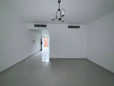 استديو عائلي للايجار بالشارقه الخان مساحه واسعه - تكييف مركزي - موقع مميز عللى مخرج دبي وبالقرب من جميع الخدمات