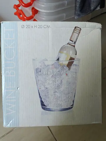 Clear Acrylic Wine / Ice Bucket (20 x 20 cm) - New in Box