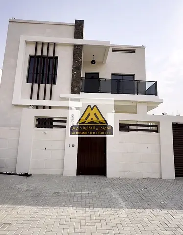 🏡 فيلا مودرن بتشطيبات عالية الجودة للبيع في إمارة عجمان منطقة الزاهية فرصة مميزة للسكن والاستثمار في موقع راقٍ وحيوي يتوفر فيلتين كورنر على شارع وسكة