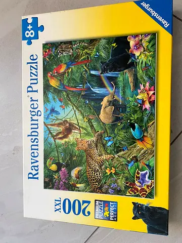 Ravensburger 200-piece XXL Jungle Animals Jigsaw Puzzle (Age 8+)
