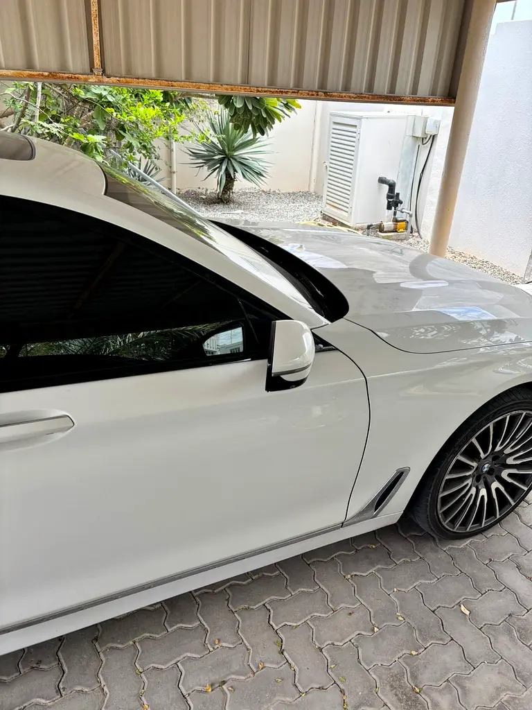 BMW 7-Series 2016 — photo 1 of 15