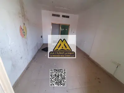 فرصة ممتازة لشقة بمساحة جيدة في موقع حيوي قريب من المحكمة وجاردن سيتي.