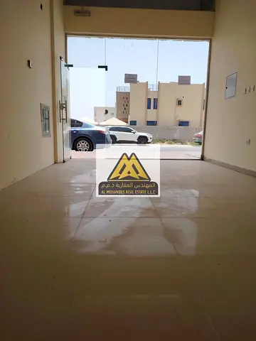 محل للإيجار السنوي في عجمان – الروضة 1 محل بموقع مميز في منطقة الروضة 1، مناسب لمختلف الأنشطة التجارية، يتميز بسهولة الوصول وقربه من المناطق السكنية و