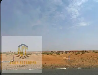 أرض للبيع – البليدة 3، الشارقة فرصة مميزة لامتلاك أرض سكنية بنظام أقساط في موقع استراتيجي، مناسبة للاستثمار أو السكن في منطقة حيوية وقريبة من جميع الخ