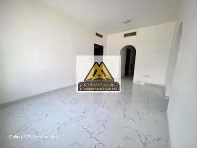 للإيجار السنوي – شقة تاني ساكن في الراشدية – شارع الميناء فرصة مميزة للسكن في موقع حيوي مع إطلالة مباشرة على ميناء عجمان