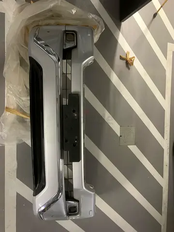 Toyota Land Cruiser LC200 Original front bumper with its aluminum protector bar.