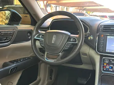 صورة 11 لـ 2019 Lincoln CONTINENTAL