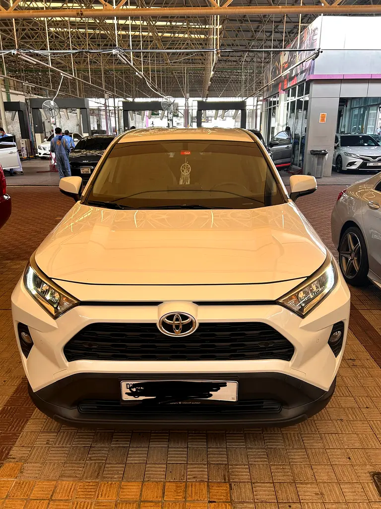 Toyota Rav 4 2019 — photo 1 of 16