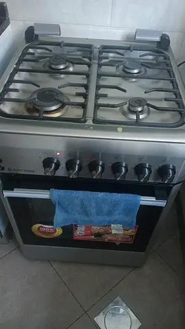 4 Burner gas cooker with electric oven for urgent sale
