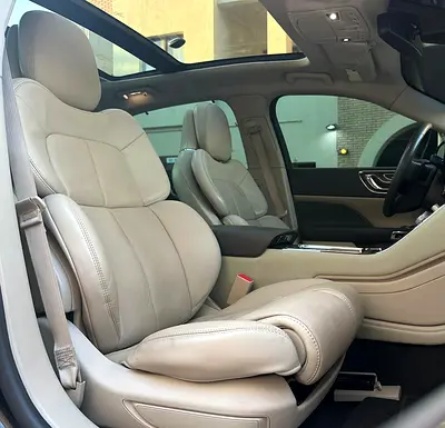 صورة 9 لـ 2019 Lincoln CONTINENTAL