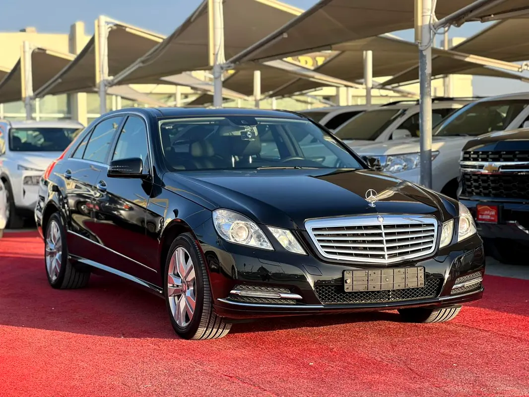 Mercedes-Benz E-Class 2013 — photo 1 of 20