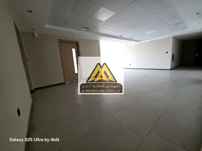 للإيجار السنوي – النخيل 2 بإطلالة بحرية مباشرة