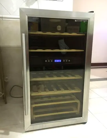 Hoover dual zone temperature wine fridge 40 bottle