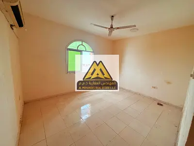 استوديو للإيجار السنوي في الروضة 3 عجمان – مساحة كبيرة ومطبخ منفصل بموقع استراتيجي