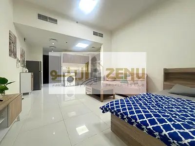 استوديو مؤثث معاصر في موقع رئيسي.