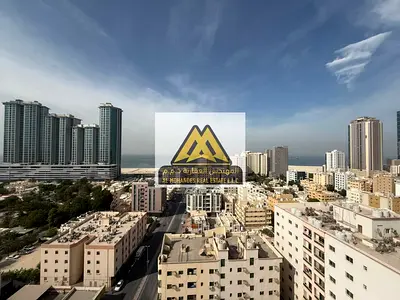 شقة فاخرة إطلالة بحرية كاملة أول ساكن بكورنيش عجمان ثلاث غرف وصالة وغرفة خادمة